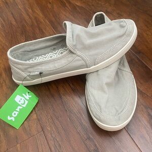 Sanuk Pair O Dice NWT: women’s size 8
